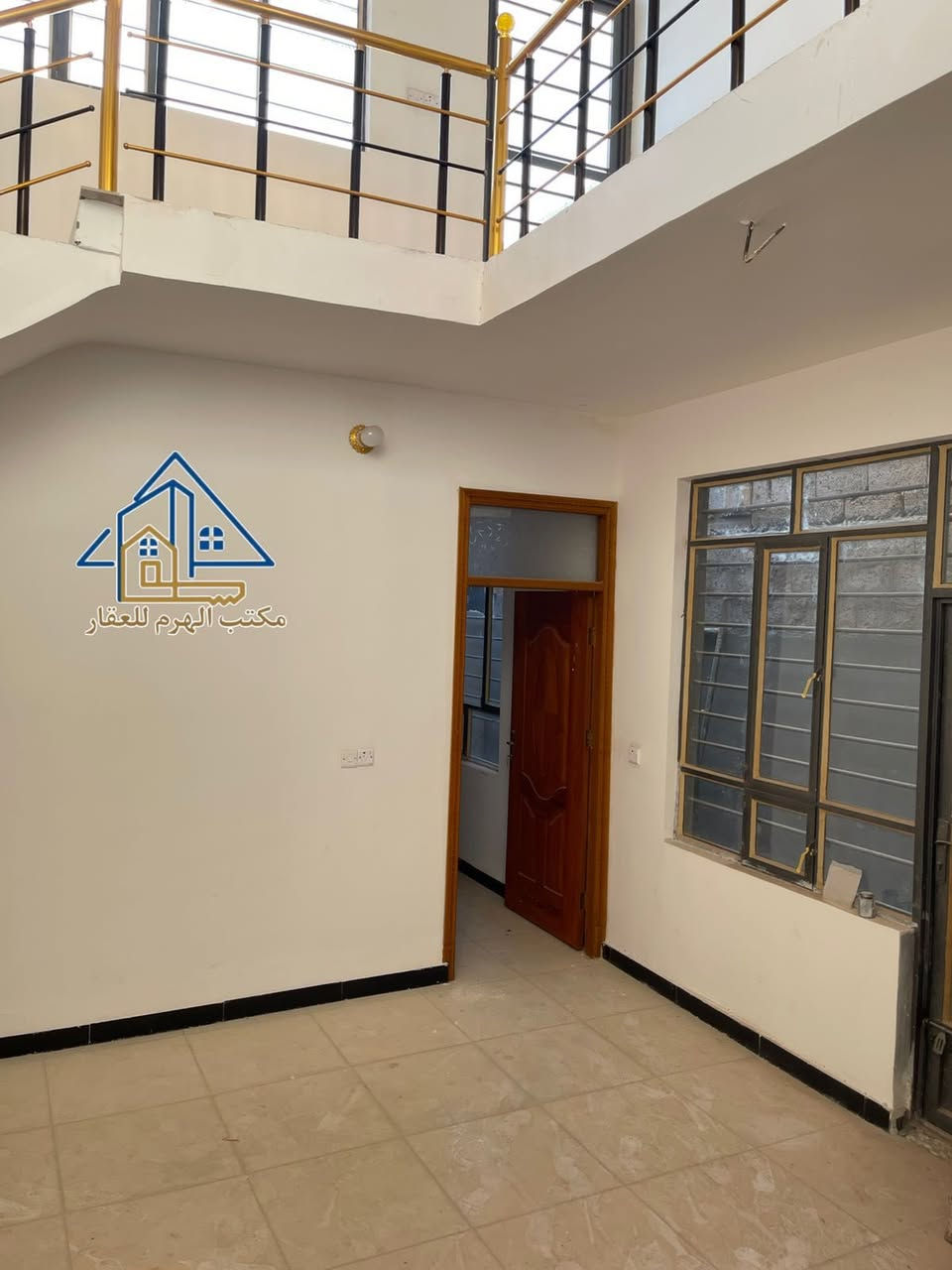 بيت للإيجار في حي جبيرية الثالثة
📐 المساحة: 125 م
🛏️ غرف نوم:3
📞 للاستفسار:
غيث
***********
***********

📍 موقع المكتب:
الضباط الثانية – مقابل شارع الفين

وإذا عندك عقار للبيع أو الإيجار، مكتب الهرم للعقارات بخدمتك دائماً �
