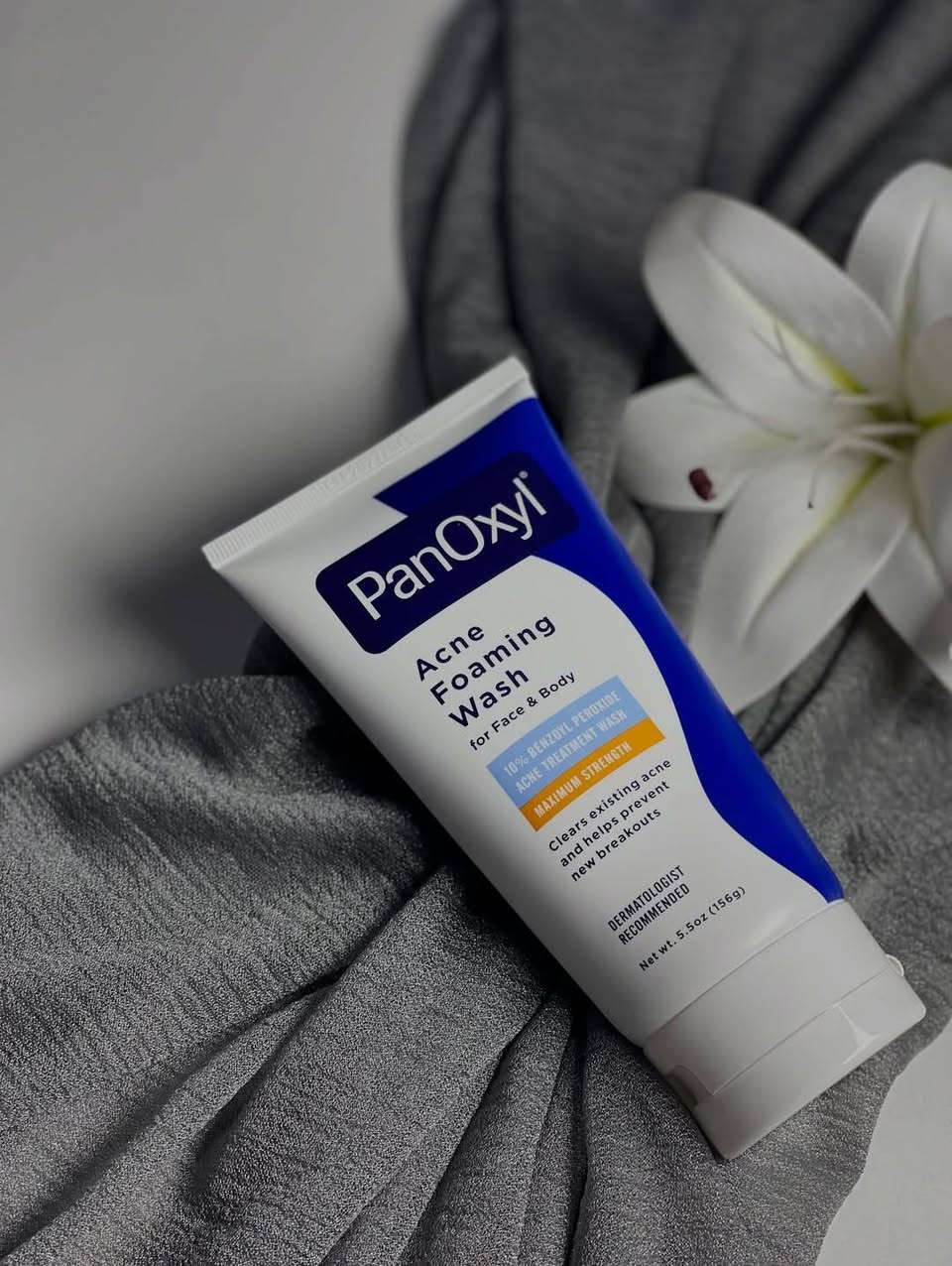 غسول بانوكسيل الاصدار الجديد 
10%‏Panoxyl wash
 -المختص بعلاج الحبوب بالوجه و الجسم(الظهر والصدر والايد) 

-الماده الفعالة هي البنزل بيروكسايد
البنزل بيروكسايد مفعولها علاجي للحبوب 
تقضي على البكتريا المسببة للحبوب 
يعقم البشرة وينشف الحبوب الي تطلع
بلاضافة لتاثيره على الحبوب
البنزل بيروكسايد يقضي على رائحه التعرق المزعجه لانه يقتل البكتريا المسببه لهذي الرائحه 
- يعالج الحبوب ، ويمنع ضهور الحبوب الجديده 
- يقلل البكتريا المسببه لحب الشباب ،و يقلل من تكون البثور 
- يساعد على تنضيف المسام 

 يستخدم  مرتين في الاسبوع الاول ، وثلاث مرات في الاسبوع الثاني  ويبقى الاستمرار عليه 3 مرات فقط في الاسبوع صباح او مساء للجسم او الوجه

#اكسبلور #اكسبلور_فولو #اكسبلور_expl:———————————————————————————
.
:
.
:
.
.
:
.
#اكسبلور #explorer #liker #project #skincare #مشروعي #اكسبلورر #اكسبلور_explore #أكسبلور #العراق #العراق🇮🇶 #الانبار #الأنبار #الرمادي #video #فاشن #فاشنيستا #لايك  #منشن #فولو #فولو_لحسابي #بشت #بشتات_مناسبات #عيد #فستان #مشاهير #يوتيوب #ترند #ترند_العراق⁩


**إذا كنت صاحب هذا الإعلان وتريد حذفه لأي سبب، رجاءا أرسل رسالة إلى الدعم الفني**