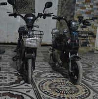 دراجات كهربائية شحن للبيع عدد 2 كهربائيات اشاير كله شغال  وحده بيها هب...