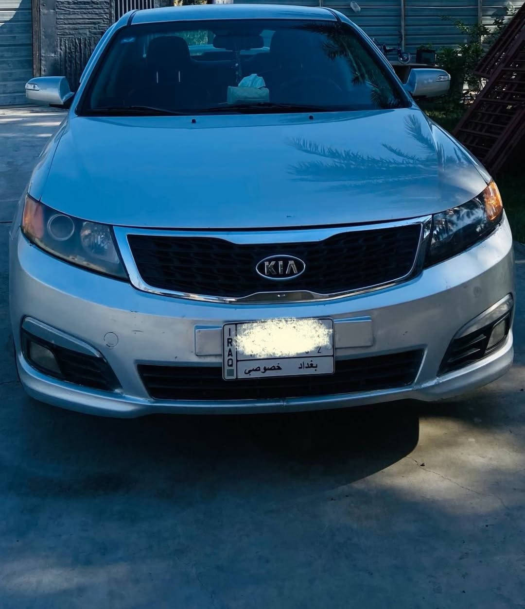 كيا لوتز 2010 للبيع وارد كوري محرك 2000 رقم بغداد. بأسمي كير محرك كله مكفول صدر السياره جديد باتري جديد تخم تاير جديد مواصفاتها حساسات خلفيه ، مري شفط ،اشاير بالمرايات الجانبية ، كاميره خلفيه ، تحكم ستيرن ، تدفئة كشنات ، وبيها تبريد ثلج وتدفئة ، لايت ناصي لون ثلجي وعالي زنون اربعه دسك محرك جديد 
 مصبوغه حزام 
مكاني بغداد التاجي السعر 95 وبيها مجال بسيط
الرقم ***********
