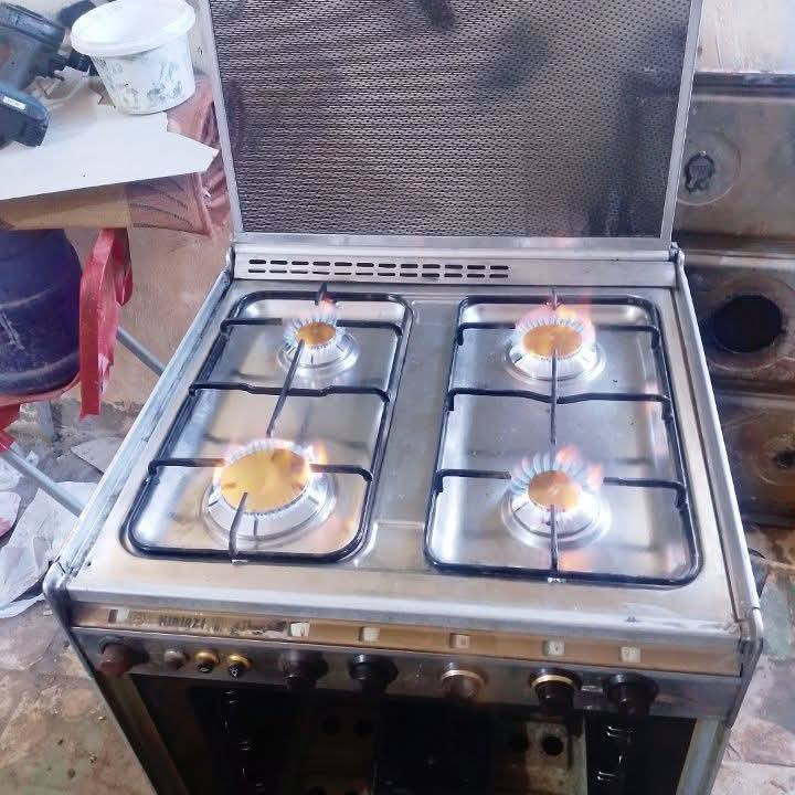 كريازي مصري اربع مشاعل شغال ونظيف ناره حلوه سعره 100 قفل بدون عمله مكانه نجف حي الرحمه رقم الموبايل ***********
