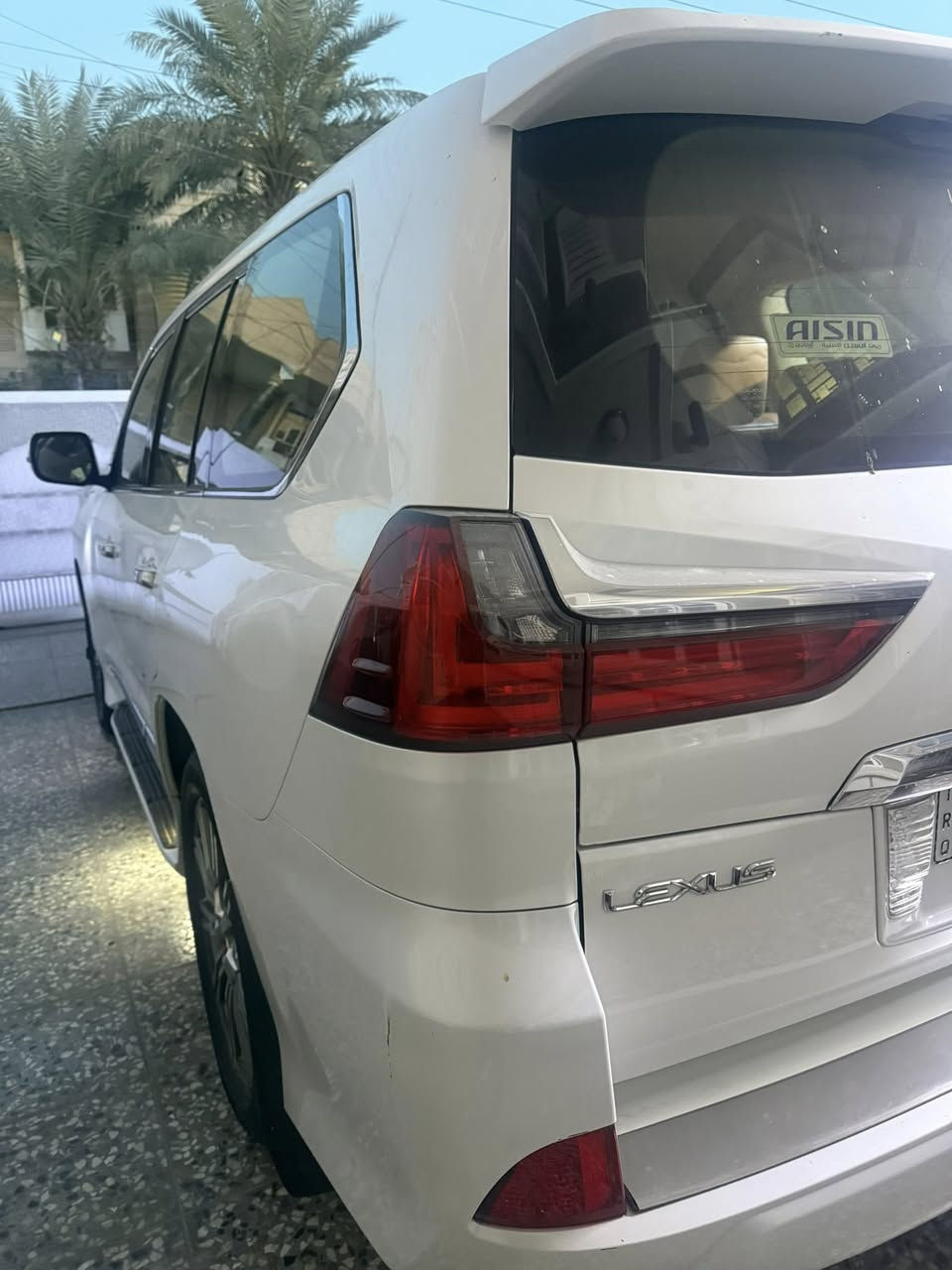 السلام عليكم لكزز للبيع 
٢٠١٧ رقم بغداد 
بأسمي 
ماشيه ١٧٥
التواصل على الرقم ادنى 
***********
أو 
***********
