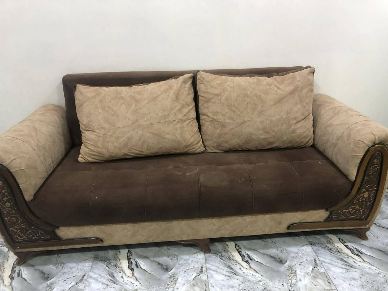 تخم نظيف ١٠ مقاعد السعر  ٢٥٠


**إذا كنت صاحب هذا الإعلان وتريد حذفه لأي سبب، رجاءا أرسل رسالة إلى الدعم الفني**