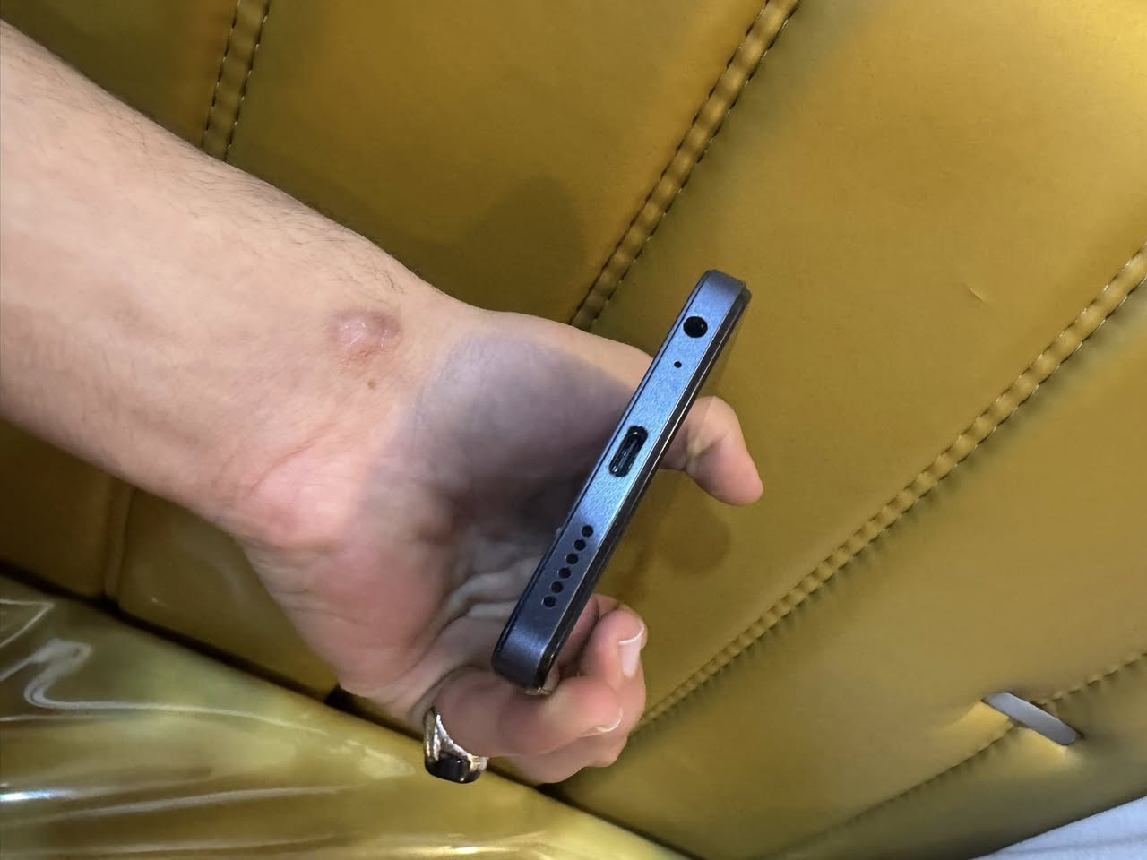 للبيع اخو الجديد تكنو سبارك كو
ذاكرة١٢٨+٤

بطارية٥٠٠٠

ويا كارتونة 

ولا شخط شاشة تلمع

كامرة حلوة

العنوان نجف ***********

السعر ١١٥ الف
