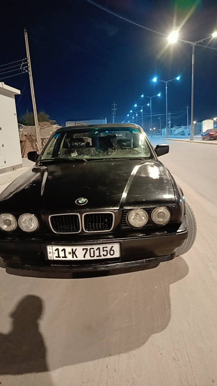 سلام عليكم ورحمه بي ام موديل 1991 رقم بغداد سنويه ما منتهيه  راعيها بل بصره مكينه مسكر  مابيها ضربه وما مصبوغه عام بيها مكانات صبغ  السعر 50 وبيها مجال  مكاني أبو لخصيب *********** البصرة, العراق
