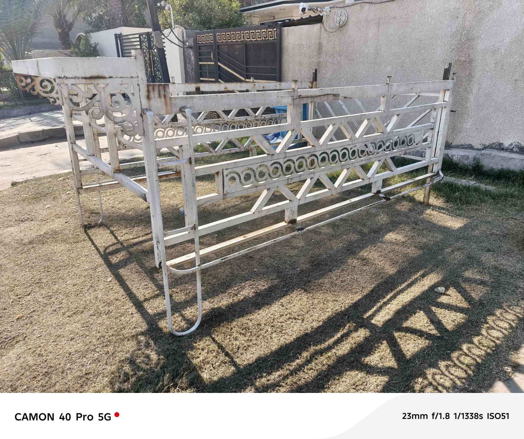 سلام عليكم محجر نثية درجه اولة نضيف مكاني زعفرانية سعر 100 قفل ***********
