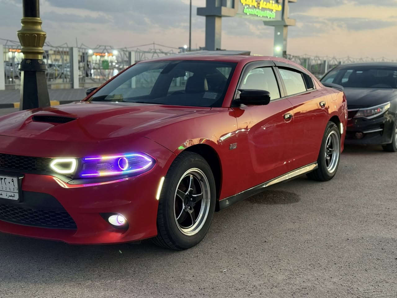 سلام عليكم جارجر للبيع 17 معلاية 19 سيارةلون موميز طماطي فول مواصفات فتحة كشنات خزن كشنات حضن تتفئة تبريد بل كشنات سيارة بيهة فقط مدكر امامي سيارة مكينة وكير وحدادة وتخم تاير ستوة شادة سيارة محرك هيمي سيارة كل نقص ما بيهة 
سعر 150 وبيهة مجال لطيبين 
 بي وتساب (***********)
