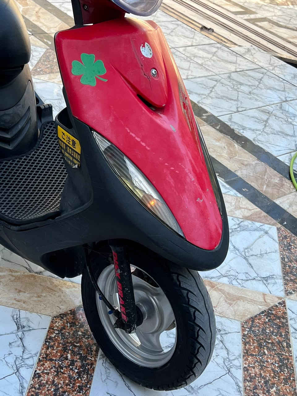 للبيع ماكس عدله حمره جارده  رمبه صار سبوع من طالعه جديده كلش جاهزه من كلشي جاهزه مجهزه تايرات جدد باتري جدي يعني ربع ماتذب عليه اشاير عالي ناصي نكرت سلف مكان بصره قضاءالمدينه الرقم ***********
