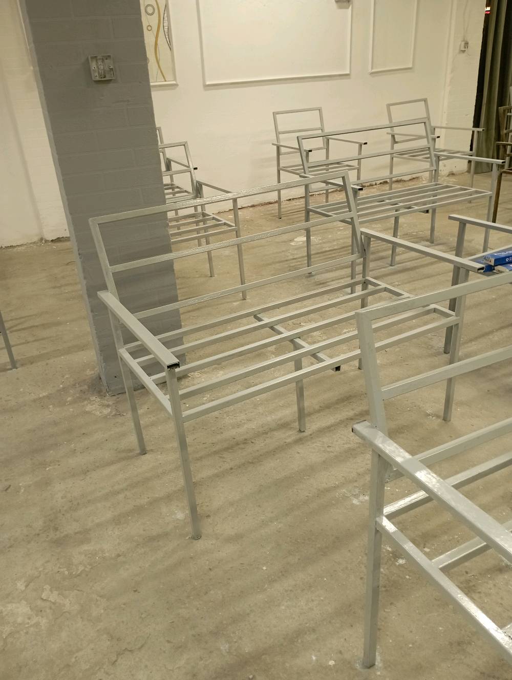 حداد متنقل داخل البصره 
لكافه الحداده 