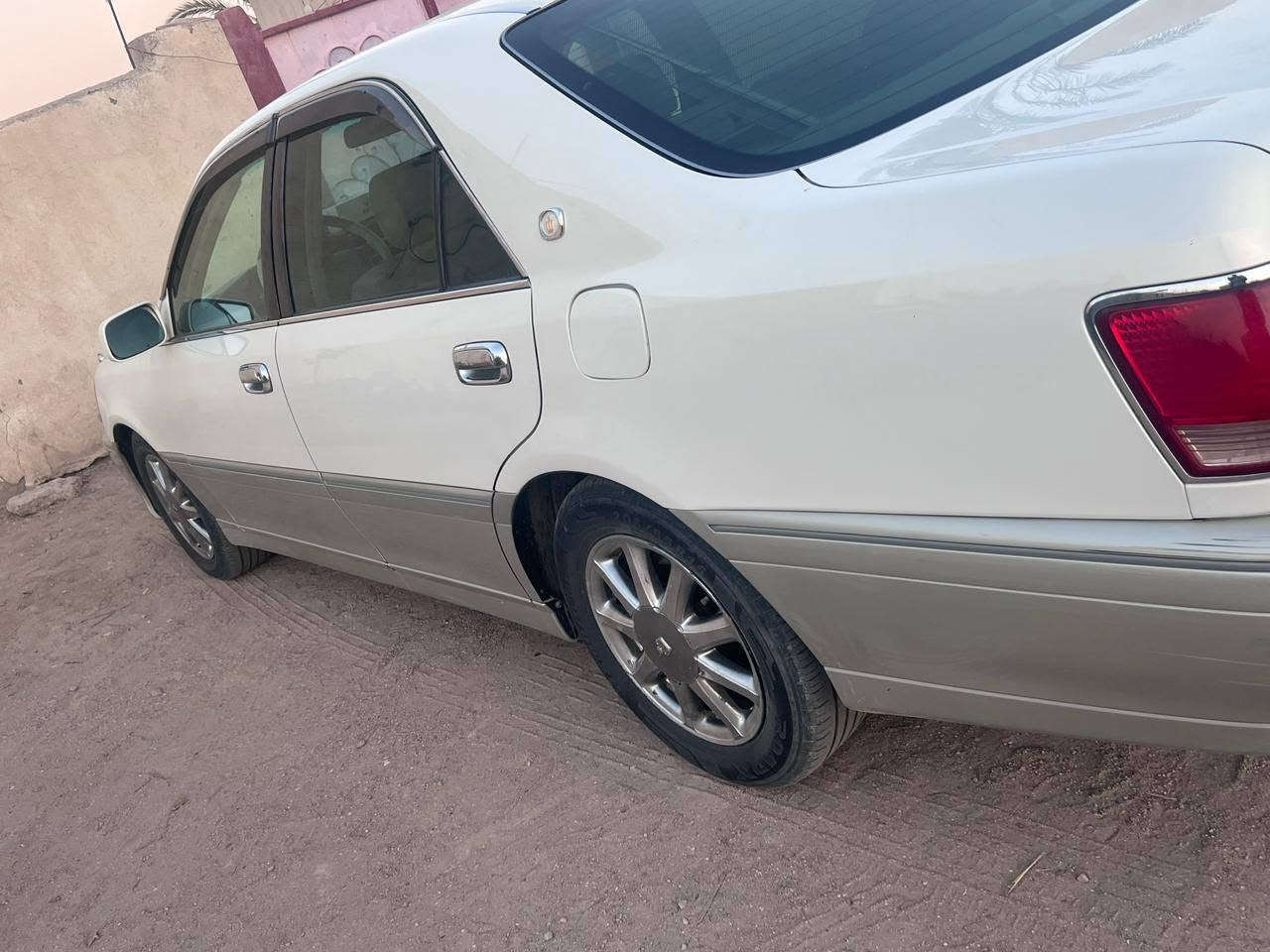 السلام عليكم
ملكه كراون موديل 2003 رقم بصره مزاد دوله السياره كفاله عامه تبريد تخم تاير حداده واحد على واحد السياره مال جناي ونظيفه كلش الف ما تخسر عليها السياره باقيه على الكمرك فقط ما مدفوع على المشتري المكان البصره قضاء المدينه للتواصل *********** _ *********** 
متوفر اتصال وواتساب... 
السعر 125 وبيها مجال للطيبين
