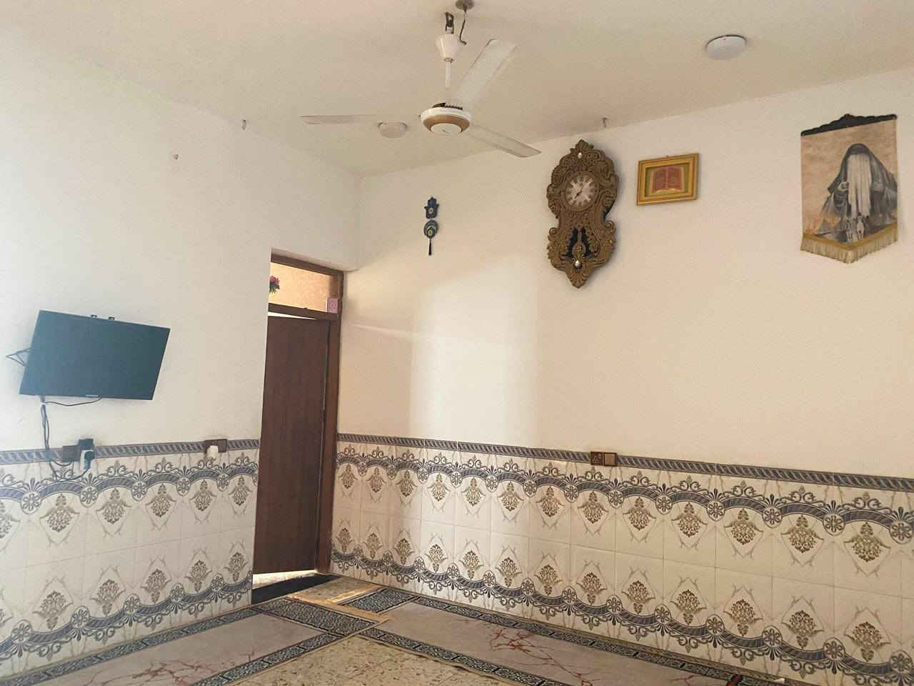 للبيع دار سكني طابو صرف (حي الكرار) مجاور المدرسة الحديديه يحتوي على (٢غرف نوم+صالة+مطبخ+استقبال+صحيات داخليه و خارجيه) يرهم مراوس بقطة أرض في حي الكرارالمساحة (١٥٠)متر كامل الخدمات 
للاستفسار مراجعة مكتب (بصمة اعمار للعقار)
واسط ـ الزبيديه -مجاور اسواق بيت عزيز ذياب 
او الاتصال 
***********
***********
***********

