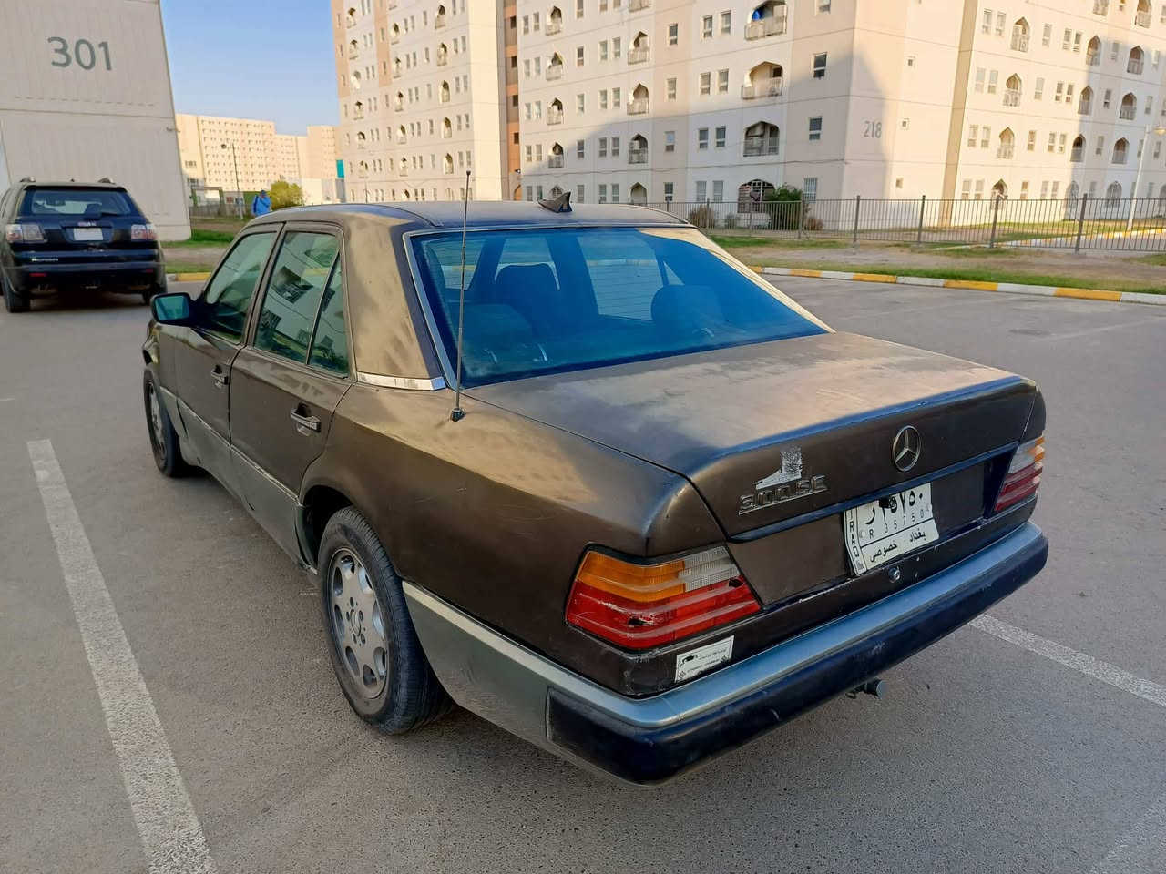 مارسدس دب موديل ١٩٩٠
محور  محرك ٣٠٠٠ 
تخم تاير 
كشرتهه كبال العين 
قواعد معمرات 
سعرهه ٣٧ 
مكاني بغداد  الشعب  هاتف / ***********
موجود  واتساب
