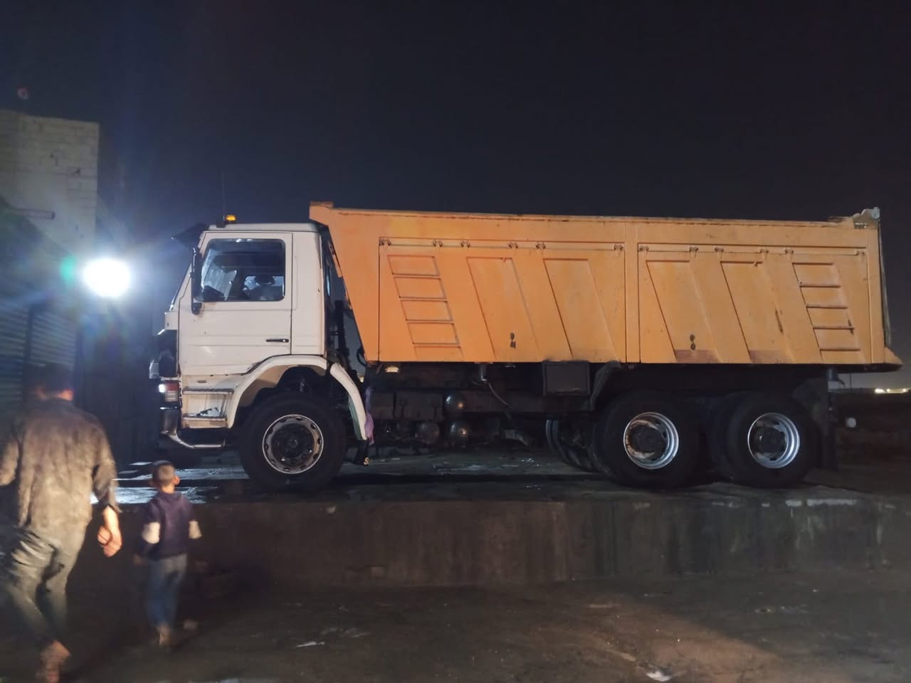 سكانيه 12ونص بم ونوزل مجموعه 97/19 مطول شاصي بدي وقماره نضيفه كلش العنون البصره الهاتف ***********
