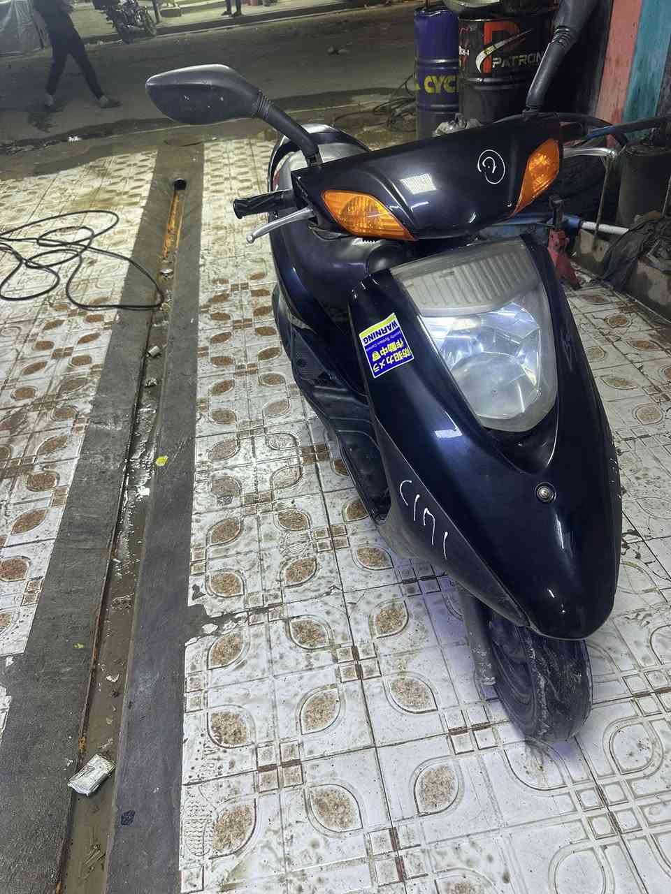 السلام عليكم دراجه بريز دراجه جديده مكينه لوك مامفترح بيه برغي شلعه معدل كلش حلوه السعر 600 وبيه مجال مكان بغداد الشعب ***********
