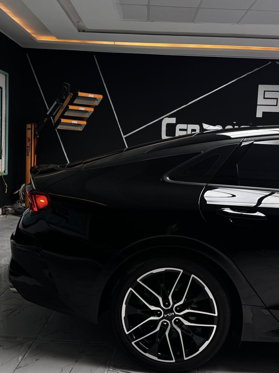 كيا k5 2023
Gt 
مكينه 2500تيربو 
فول كامل مواصفات 
ضرر تبديل بنيد فقط 
مرقم اربيل ترقيم وهزه جديد 
السعر 195$
مكان السياره كربلاء 
للاستفسار 
***********
***********
