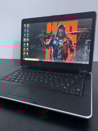 ديل Latitude ٦٤٠٠ • كور i5 جيل٤ • SSD ٢٥٦ جيجا