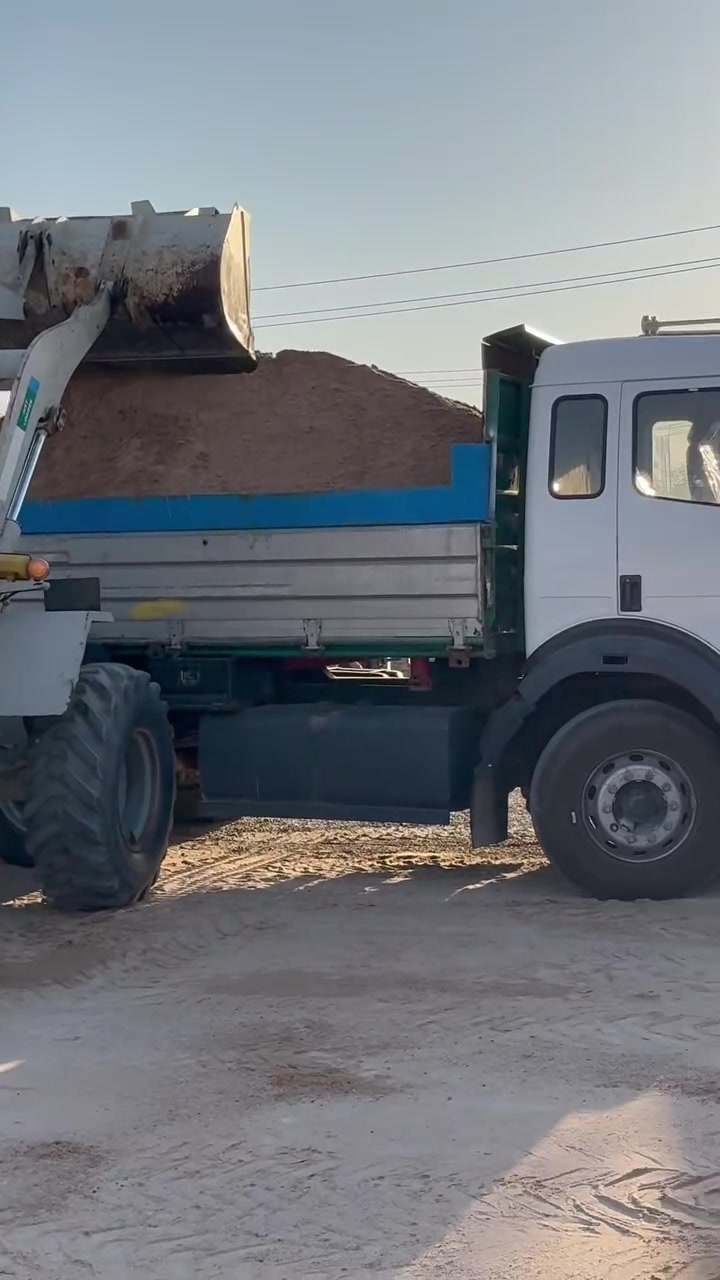 سم الله الرحمن الرحيم
للبيع مواد بناء 🚧 
 
 رمل شرط زبير    تك 140 واصل. كنتر  40واصل.  دريجل 50 
  
رمل ناعم مغربل.  تك170 واصل   كنتر 50 واصل  دريجل 65 

 حصو + بحص. اجلات  مغسول شرط 
 التك  165.  واصل كنتر 50 واصل  دريجل  65

 ملاحظة. عدنه سيارات كنتر + تك + دريجل 
من سكلاه واصل  وشرط حمل فووووول 

 للاستفسار على الرقم : ***********
