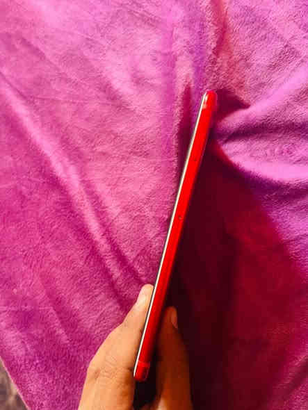 السلام عليكم ايفون 7بلاص ذاكره 256 بطاريه 94 مبدله وشاشه اعتقد مبدله عل عمومن تجي وتفحص السعر 100 وبي مجال حك الجيه. 
***********
