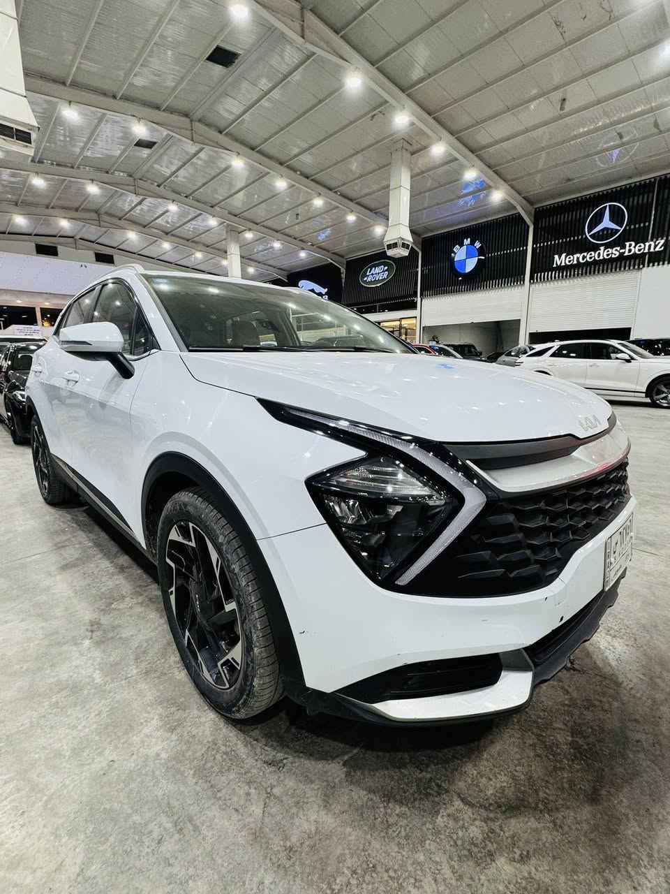 السلام عليكم للبيع كيا سبورتج موديل 2022بيسك سياره  ماشيه 37 الف السياره مكفوله سونارهة مرفق مع صور مكانهة بغداد حي العدل 
السعر 216 ورقه وبيهة مجال للشراي 
***********
