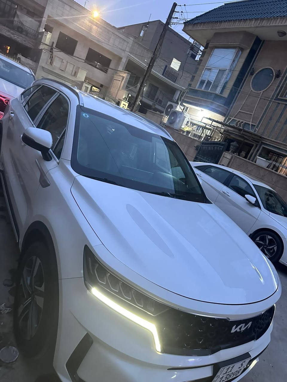 السلام عليكم
كيا سورنتو موديل 2023 خليجي محرك 3500 ستة سلندر السيارة مكفولة كفالة عامة من الصبغ والبارد من عدا رصعه بسيطه بالباب الخلفيه فقط باقي السيارة كفالةالسيارة اخت الزيرو ماشية 16  السيارة رقم بغداد الإنكليزي وبأسمي .
مواصفات السيارة فول قماره حديد
والمكان السيدية 
والسعر 289
وهذا رقمي  ***********
