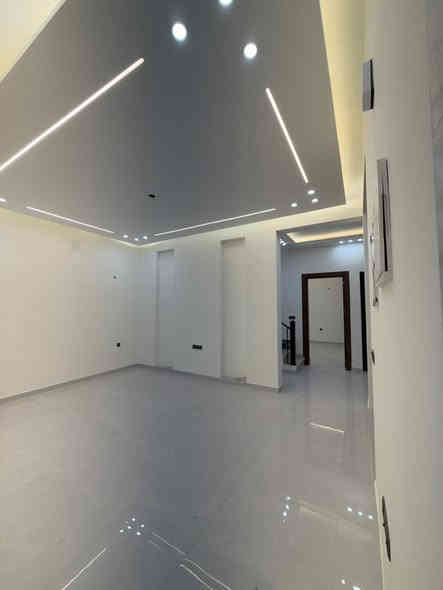 🏡 دار للبيع – زيرو – زيونة / محلة 712
دار حديث زيرو غير مسكون للبيع بموقع مميز:
 • المساحة: 158 متر
 • الواجهة: 7.5 متر
 • الموقع: زيونة – محلة 712
 • المواصفات:
 • 4 غرف نوم
 • صالة + استقبال
 • حولي
 • خدمات كاملة
 • مدخلين
📞 للاستفسار: *********** محمد الشمري
