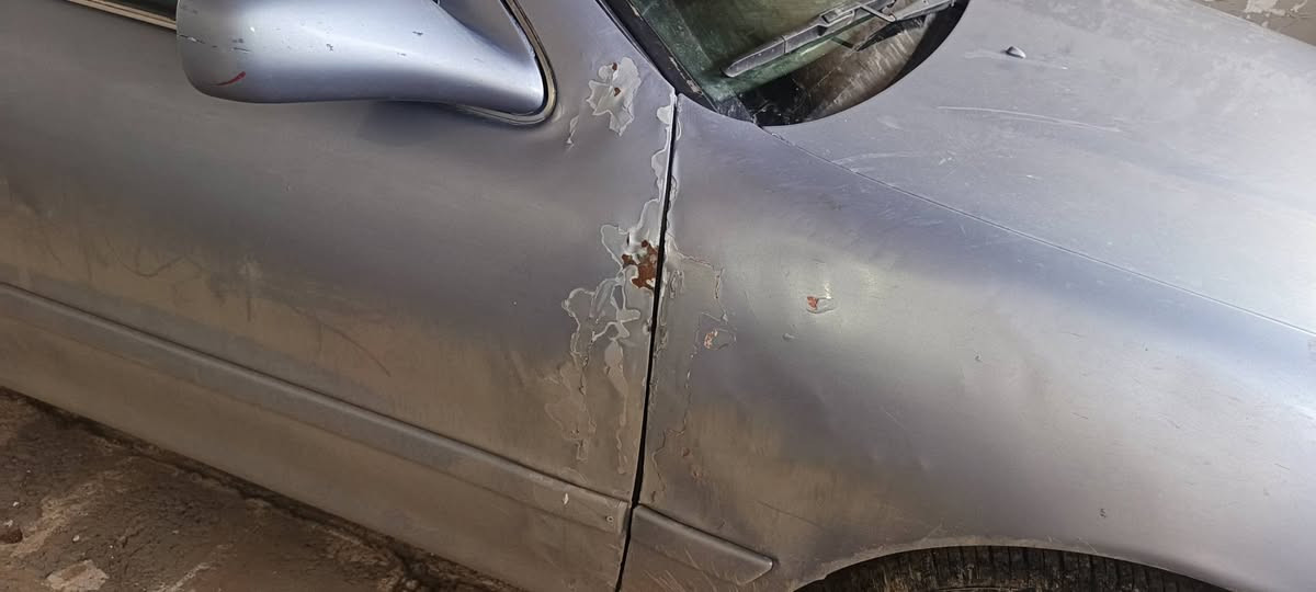 السلام عليكم ورحمه الله وبركاته
افلون موديل 1995
كشنات 2 كهربائي 
فتحة سقف
كير اوتماتيك تعليك 
كشنات متصل 
كشانة جلد 
رقم صلاح الدين دولي 
شرط التحويل والغرامات 
السيارة مصبوغة عام جمالية 
السعر 45 وبيها مجال 
للاستفسار ***********
***********
