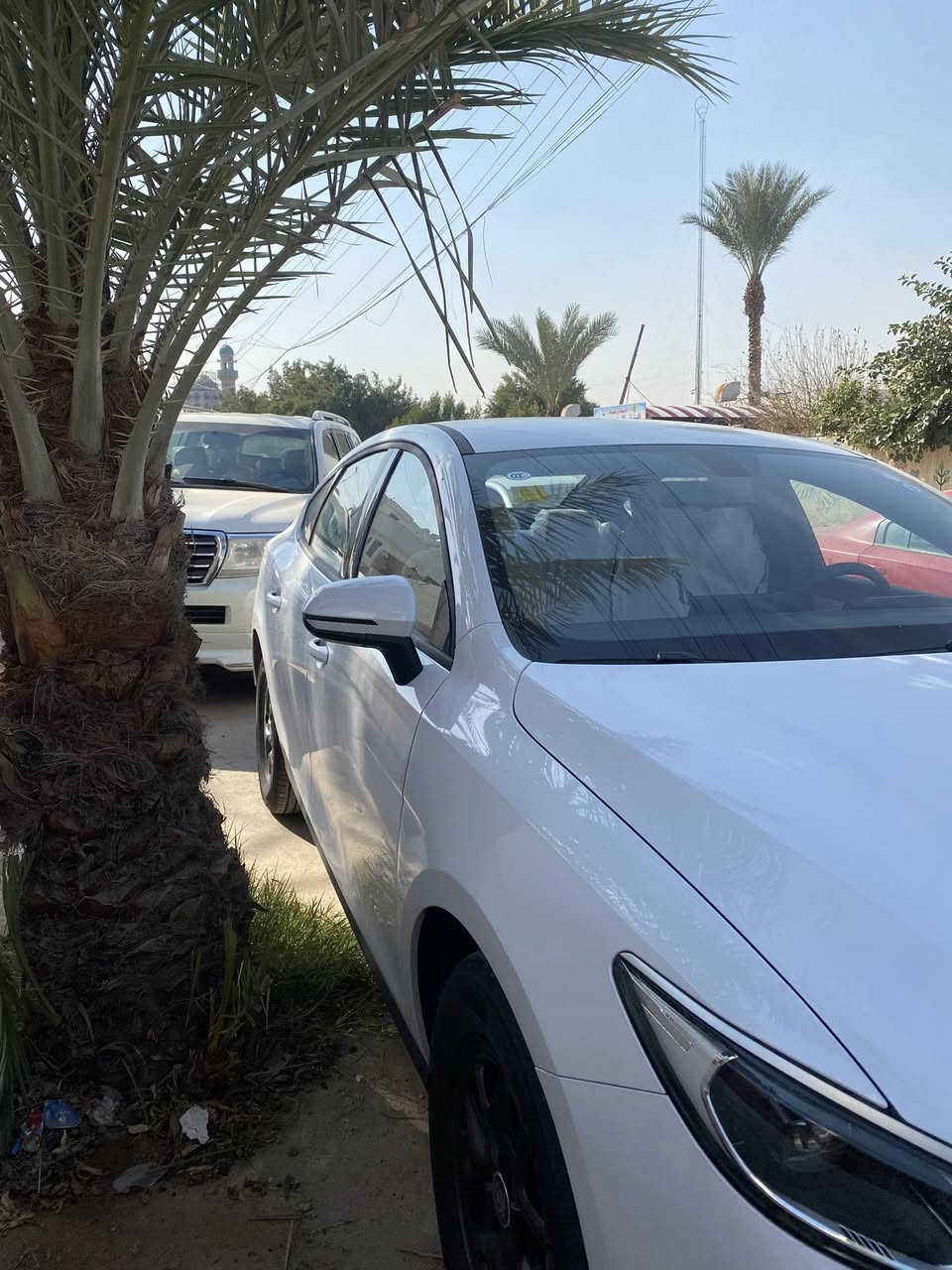 السلام عليكم 
Byd جن بلاص 
زيرو السياره ماشيه خمسه  الف فقط
سياره مكفوله  
داخل ابيض حوضيات  وشاحنه  ومبدل دهن جديد  
كامله مكمله السياره 
السعر 18900 وبيه مجال قليل 
مكاني بغداد شارع فلسطين 
***********
