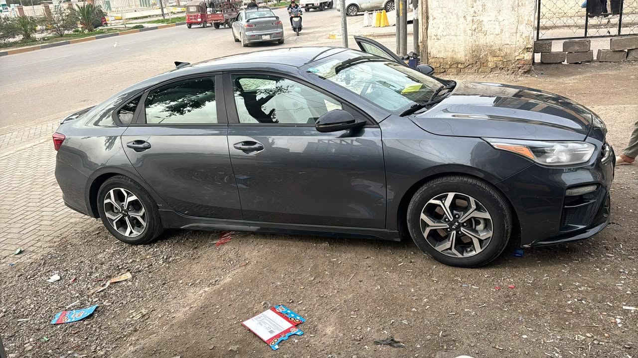 السلام عليكم كيا فورتي  جيتي لاين سيارة فول عدا الفتحه 
بصمه 
اشاير مري
 رادارت 
 تدفئه تبريد
 رقم بغداد معوقين باقي  اقل السنتين 
 وتصير حرة
والمعوق موجود اتعهد الك بالوكالة والاصوليات  والتحويل تجي تكلب وتشوف واكعدك وي  المعوق واتكفل الك بكل الاصوليات 
 سيارة موديل ٢٠٢١ لون رصاصي رمادي حادث أمريكا امامي بسيط ما واصل شاصي   بيها بنيد صبغ ودعاميه اماميه وجاملغ سايق بي بارد بسيط
ماشيه ٨٩  الف مايل  
سيارة نظيفه مابيها مصرف 
شاد الها تخم ويل كب وتاير  
مكان السيارة بغداد حي الجهاد  رقم الهاتف +9647728111288 سعر المطلوب ١٣٠ مجالها قليل
