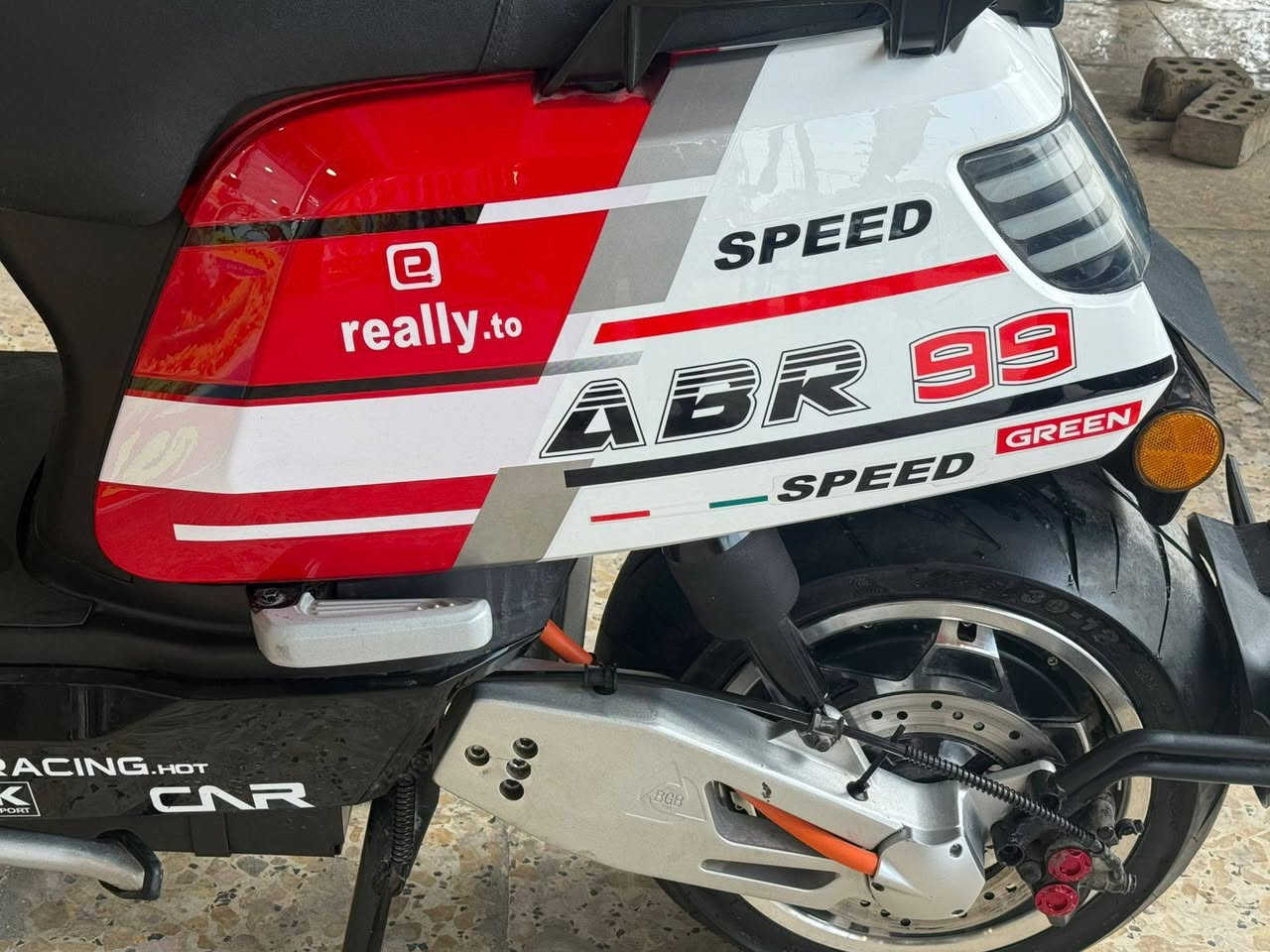 السلام عليكم دراجه كاسحه شحن للبيع موديل 25ماشيه قليل نظافه 98بالميه مكفوله كفاله عامه برغي نقص ماكو دراجه على البلاد للاستفسار الاتصال على الرقم ***********العنوان كربلاء حي   العباس*********** السعر مليون 650وبيها مجال لشرايه حك الجيه
