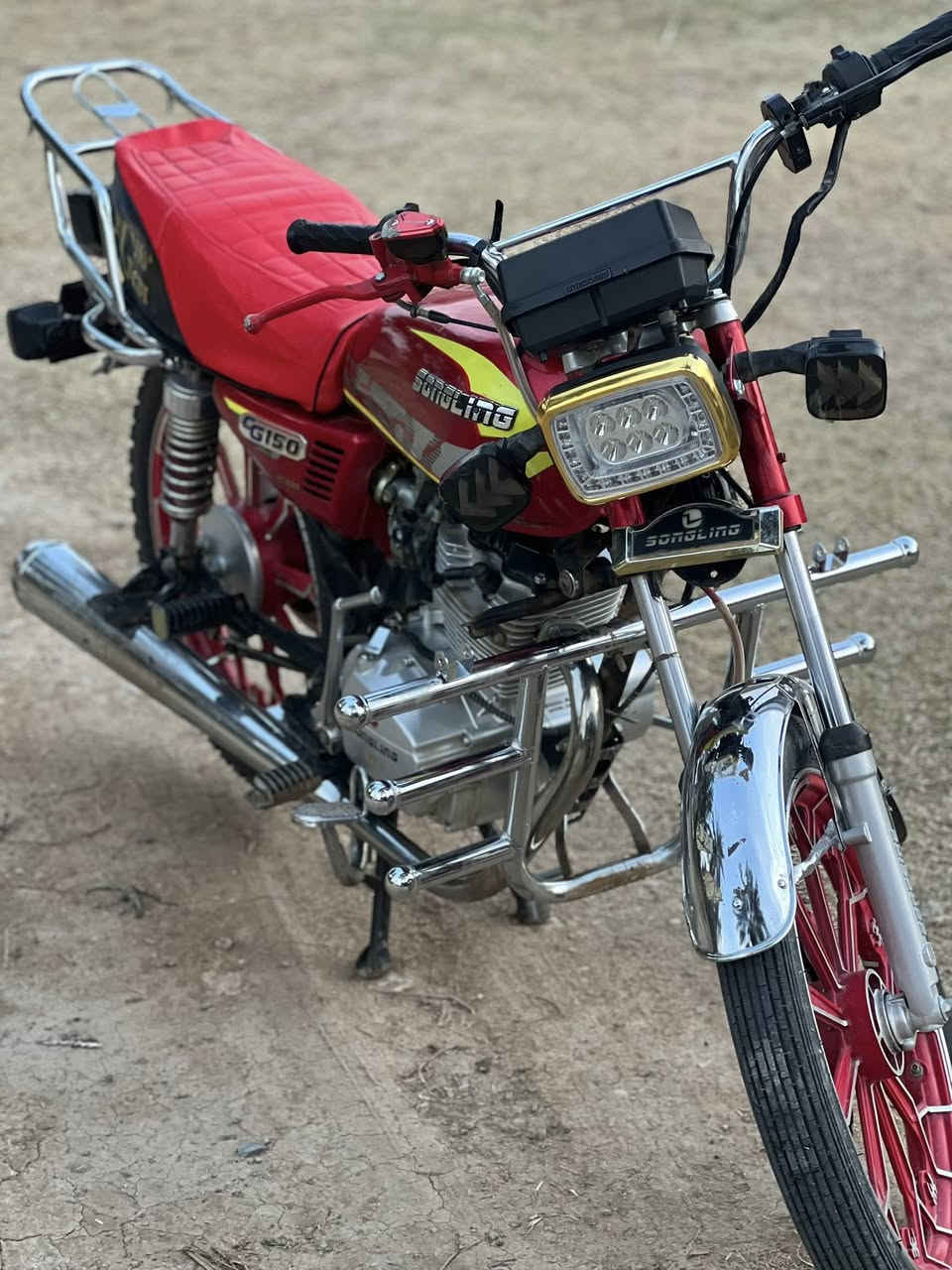 السلام عليكم
دراجه سيفان البيع 

مديل 24

السعر650 وبي مجال 

مكان ديالى كنعان

الرقم ***********
