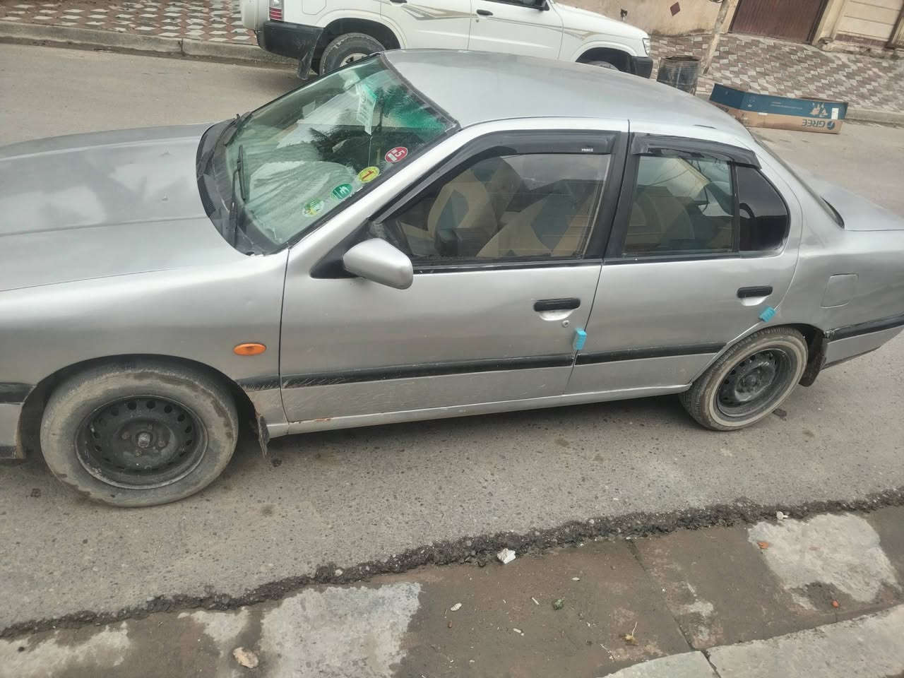 بريميرا نيسان 1991 للبيع السعر 32 وبيها مجال المكان تكريت القادسية الرقم دولي سنوية 2029 للاتصال ع الرقم ***********
