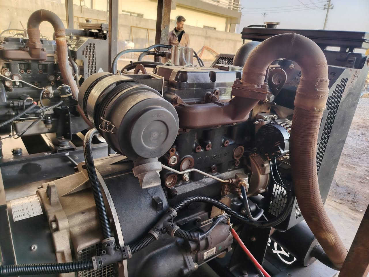 السلام عليكم اخوان مولدات بيركنز 3سلندر انگليزي أصل كامل شغال 30KV. اي إستفسار
***********
