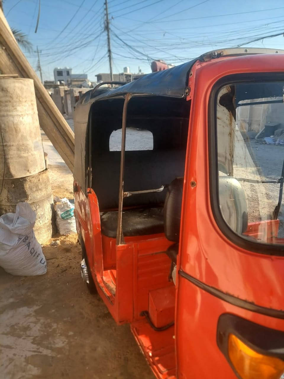 سلام عليكم تكتك باجيو نضافه مثل لي بل صوره مراوس بوكسر حته بدون أوراق عادي ***********
