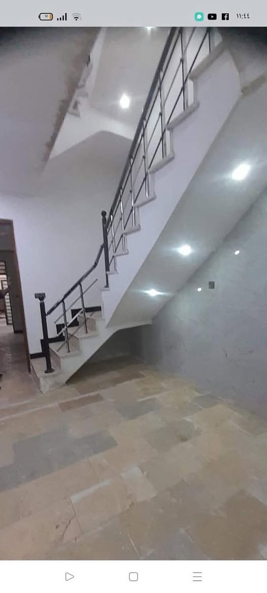 سلام عليكم دار للبيع 70 متر في الطالبيه قرب اداره واقتصاد فرع المخازن بناء 2023 للاستفسار ***********
