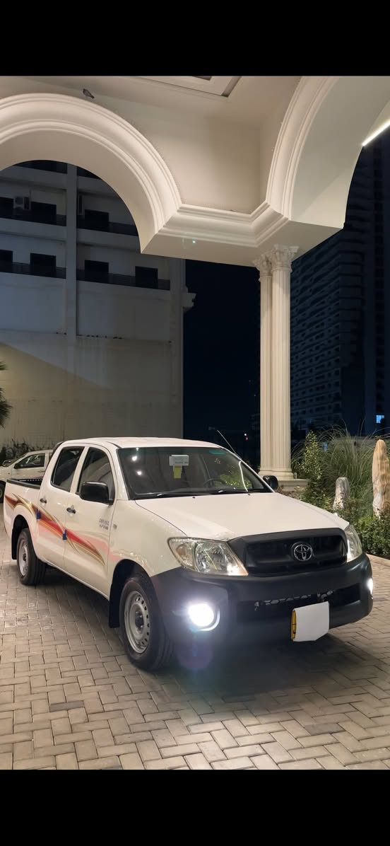 TOYOTA HILUX موديل 2010
سيارة 85000روية دعامي لو دعامي به شه رت بي سبوغ 
سعر 205 مجال
***********

