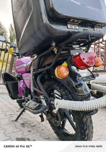 السلام عليكم
دايوان موديل 2023 الدراجة مرقمة تحويل ثاني يوم 
الدراجة خير من الله تجي تشغل وتطلع تراي وين ميعجبك 
جيب فيتر وتعال افحص 
كل نواقص ما بيها كلها شغالة الدراجة وهاي الصور يمك الدراجة مكفولة من كلشي 
السعر خاص 
رقم الهاتف: ***********
