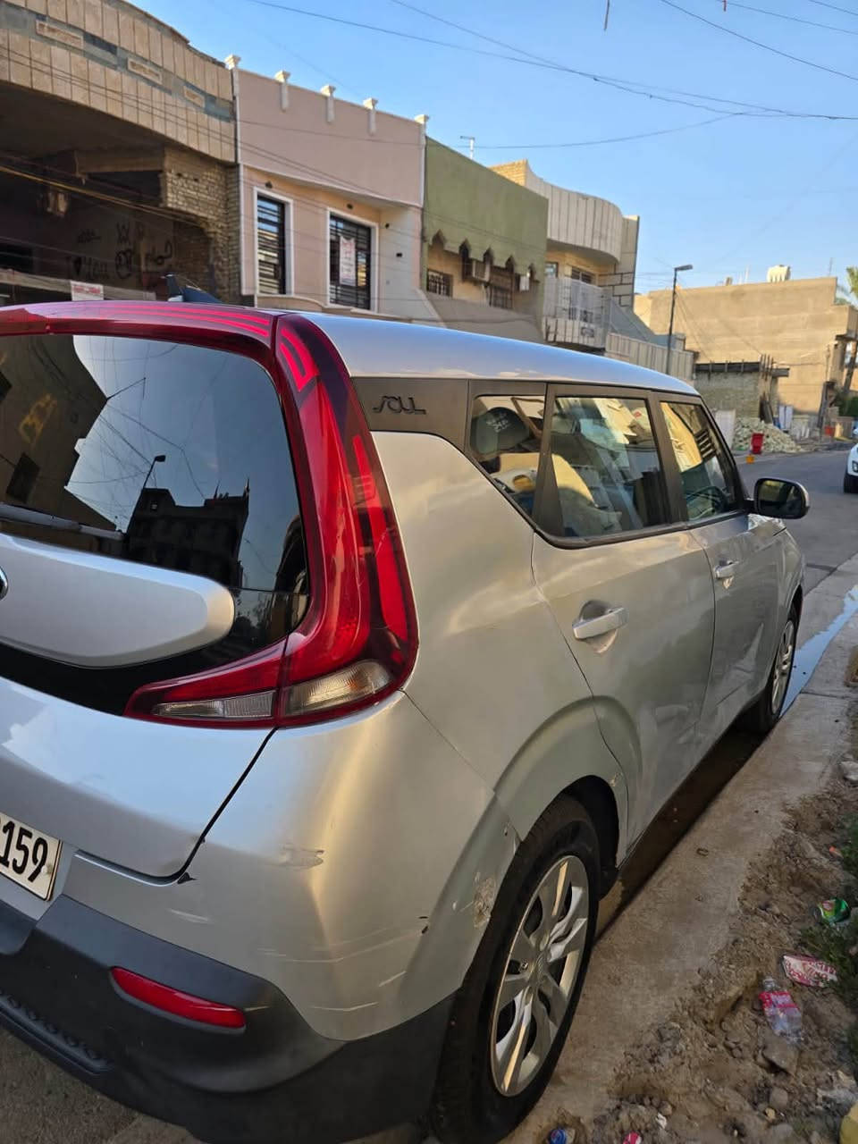 للبيع كيا صول 2020
ماشيه 85000
السياره بيهه اربع قطع ثنين مال حادث 
وثنين مبدلات من امريكا الجاملغ الامامي والباب مال السائق 
السعر 120
***********
