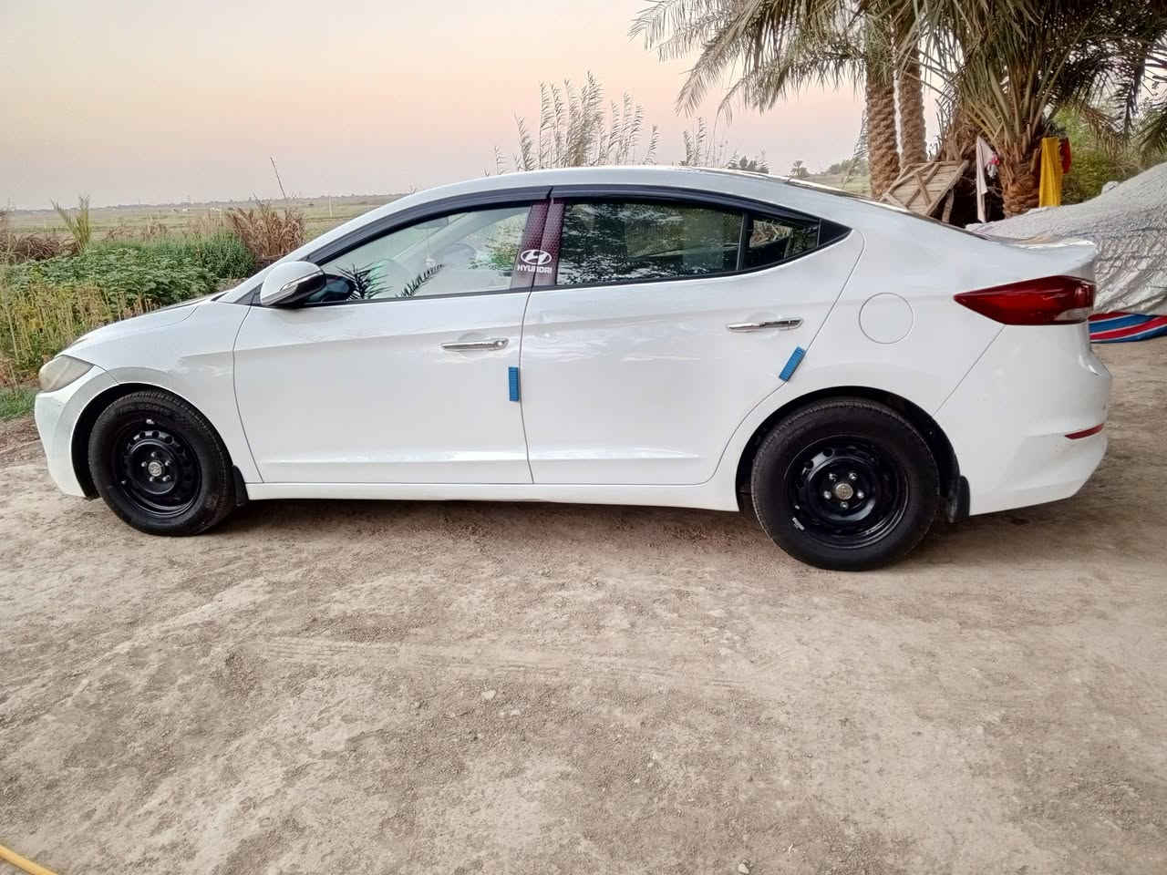 النترا للبيع مديل 2017 خليجي كفاله ما عده بل جاملغ الكدام شويه بدون معجون حداديه جديده تبريد ثلج 🥶 مكينه 2000 كامره دوار + شاشه +حساس خلفي *********** سعر خاص ما متواجد ع فيس
