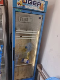 عارضة مشروبات للبيع السعر 300 الف مكاني مدينة الصدر قطاع 5  0773958417...