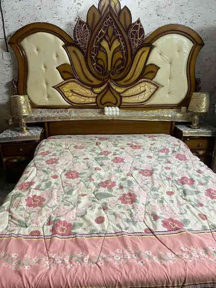 غرفه نوم للبيع نظيفه ثكيله وخشبه قوي سعره600وبيه مجال ***********
