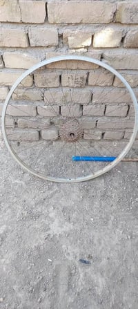 بناتي • مقاس ٢٧ • واحد قدّام ثنين ورا