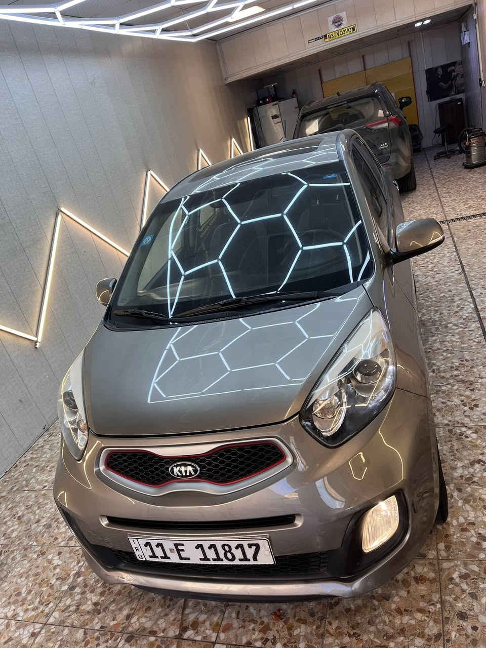 كيا بيكانتو ٢٠١٥ خليجي رقم بغداد الجديد فول مواصفات كير مكينة كفاله صدر تخم تاير نضاف كلش  مري شفط اشاير بالمري ويل كب كامرا خلفية شاشه ٤ جام كهرباء فتحة بصمة بصمة ابواب ماشيه67 km 
بيها صبغ بين البابين على كد شبر وقبق الجنطه بدون اي دواخل بدون اي حادث 
السعر 95$ وبيها مجال
مكان السياره بغداد السيدية.
***********
***********
