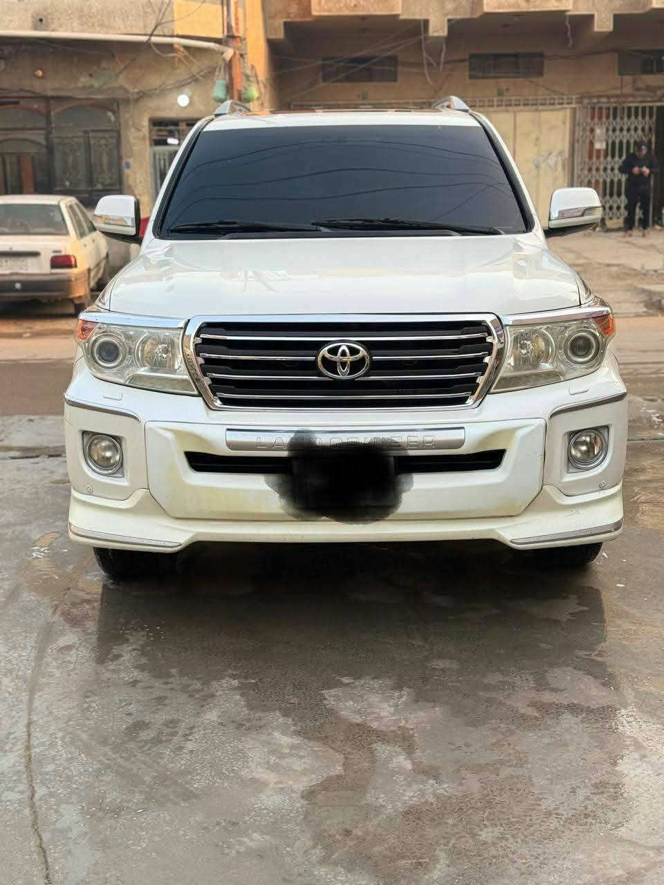 السلام عليكم اللبيع لاندكروزرGXR 2014  اصل بريم  محرك 6V ماشيه 200 الف حقيقي
بيه بارد بل جنطه  وبارد بل جاملغ الامامي بيه 3 مكانات بارد قليله 
رقم بغداد مكان بغداد العطيفيه  الاستفسار والاتصال على الرقم ***********مكان بغداد الوشاش 
السعر 36$وبيه مجال
