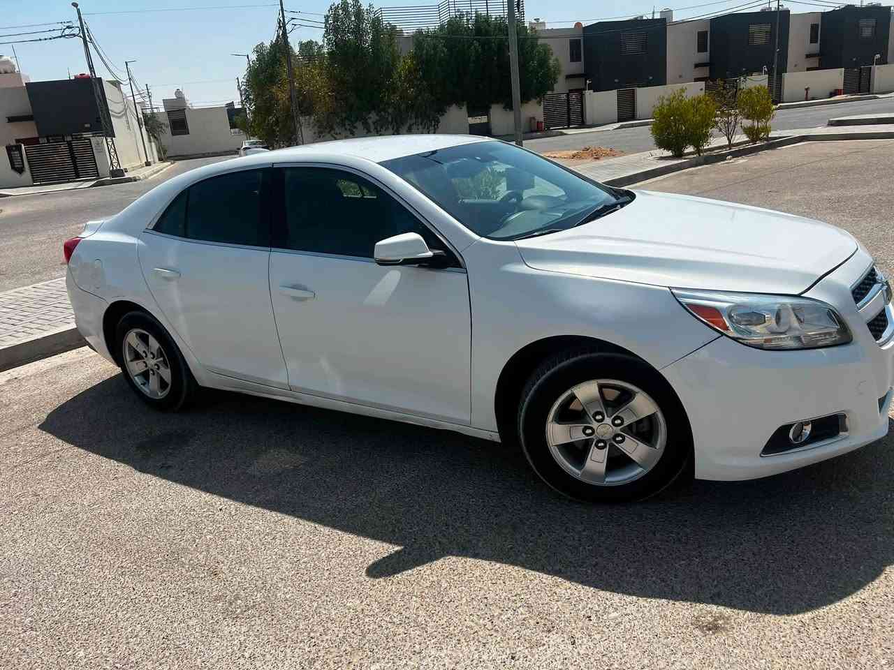 السلام عليكم
ماليبو 2016 وارد امريكي محرك 2500 تنفس طبيعي

 حادث امريكا جاملغ وطرف البنيد

وبيها مكانات صبغ 

ابيع حزام حتى منتفاشل ومقدمة القمارة بيها نگراش من اخذتها ما اعرف شنو سببه موضح بالصور

بيها طخة بالجنطة ما مصلحة ترجع بارد

السيارة بيها گير جديد حدادية جديدة تخم تاير جديد

راديتر ومنظومة مي جديدة فيت بم جديد وتخم تاير جديد دسكات وفلنجات جدد

تبريد شغال 

عليها ادامة كاملة 

السيارة كل دهنها امز اويل من اخذتها لليوم

بدون مصرف السيارة كلشي بيها شغال

ومواصفاتها معروفة وواضحة بالصور وكل شي ذاكر بيها

معروضة ب77 وبيها مجال ان شاء الله

التواصل ع الماسنجر

او رقم التليفون (***********) بي واتساب

مكاني بالنجف
