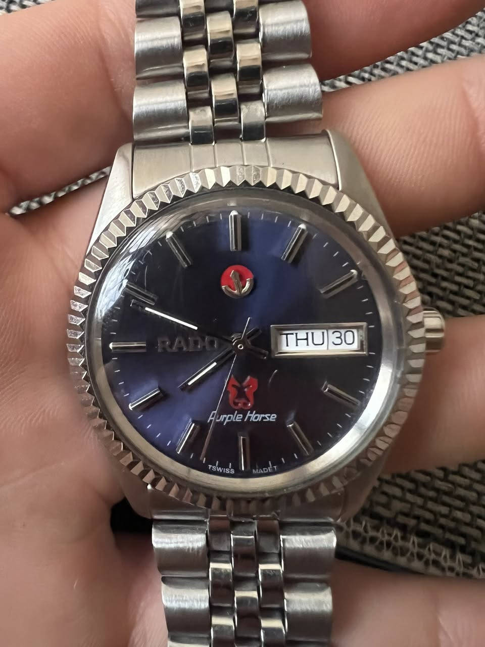 رادو بربل هورس شباب بنضافه جداً عاليه الماكنة الصفره 25 حجر قطر 36 للحجز والاستفسار يرجى
مراسلتنا دايركت او ع الرقم الاتي  ***********
