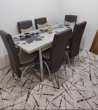 طاولة تكبر وتصغّر • ٦كراسي • ١٠٠ب١٠٠