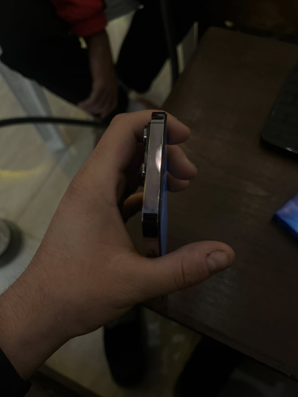 سلام عليكم آيفون 14 برو ماكس للبيع ذاكره 256بطاريه 73 شحنها كلش حلو ما تصرف مستبدل شاشه فقط وشاشه كلش ملسه 3 خيرات كلش حلوه  سعره 600 وبي مجال بسيط مكاني التحرير ***********
