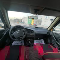 بيجو قديمة • لون أصفر • داخلي نظيف