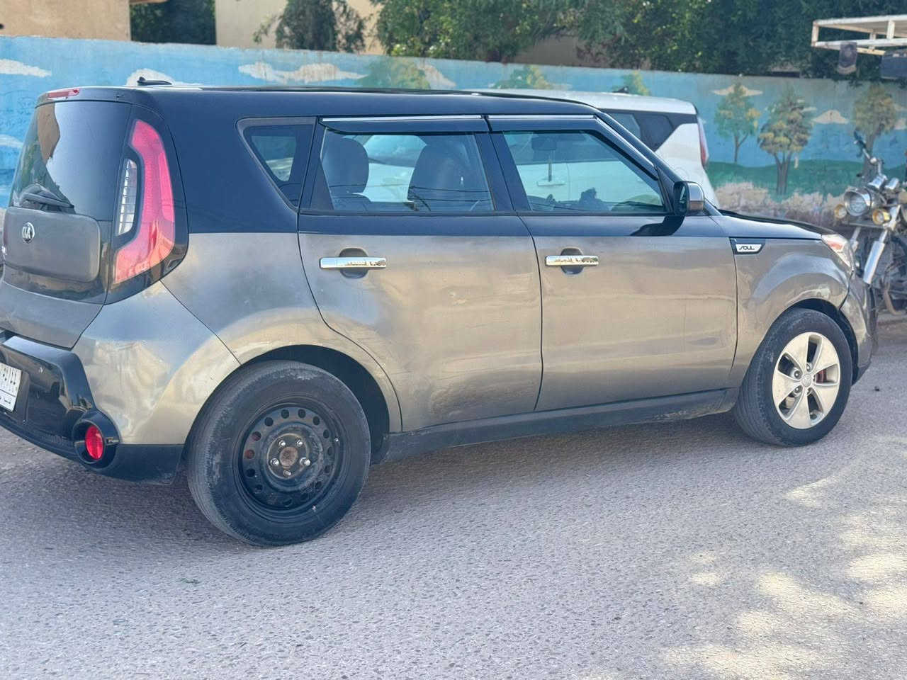 السلام عليكم للبيع. صول ٢٠١٥  ورد امريكي السعر78  ضرر جاملغ الخلفي فقط وهنا صار بيه طخات السياره بيه صبغ عام مكفوله من الكلبه والتكم والشواطئ صبغ عام اثر طخات بصيط سوناره اليوم سويته  السياره جاهزه ١٠٠/١٠٠ كير محرك حداديه تبريد تخم تاير باتري جديد تراي وين مايعجبك محرك ١٦٠٠  السعر 78  ورقه مكاني النجف قريه الغدير


**إذا كنت صاحب هذا الإعلان وتريد حذفه لأي سبب، رجاءا أرسل رسالة إلى الدعم الفني**