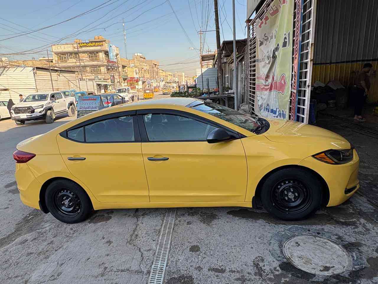 السلام عليكم
هيونداي النترا ٢٠١٧ تكسي رقم بغداد 

سنوية لغاية ٢٠٣٠ هزة جديدة تحويل مباشر 

ماشية ١٠٢ الف حقيقي سيارة وضع شركة شرط 

صدر خلفي امامي جديد تخم تاير جديد محرك وكير شرط 

ضررها موضح بالصور جاملغ خلفي وشوية من قبغ الصندوق خفيف ضررها تبريد ثلج جاهزة مجهزة سعرها ١٢٥ وبيها 

مجال قليل وترهم مراوس بخصوصي حسب القناعة موديل ٢٢ وفوك 

عنوان السيارة موصل حي التعليم 

رقم الهاتف ***********
